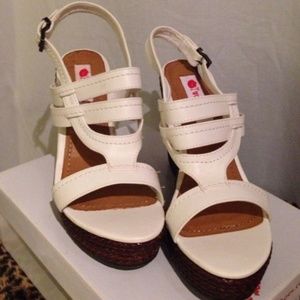 White wedges